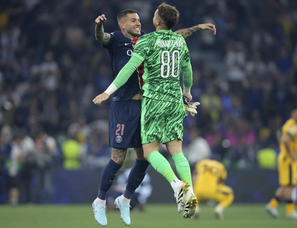 快攻从后场发起一气呵成